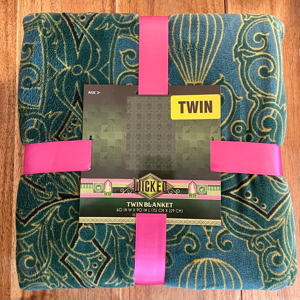 Universal Wicked Emerald/Gold Blanket - Twin